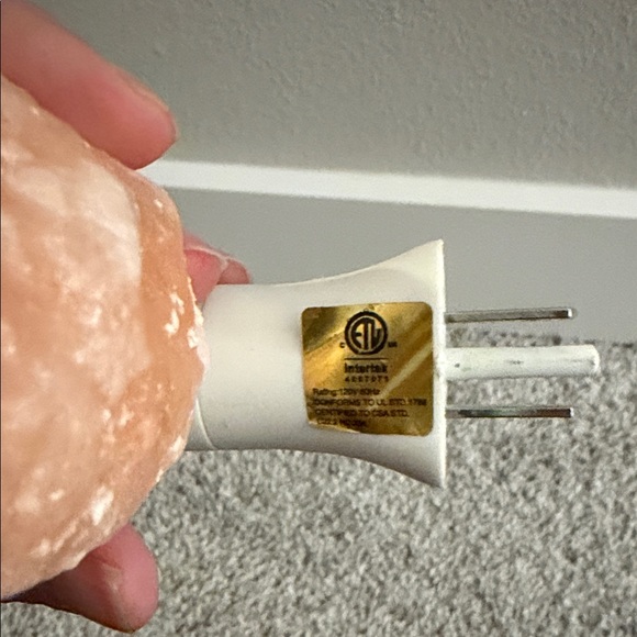 Himalayan Salt Night Light - Picture 7 of 7
